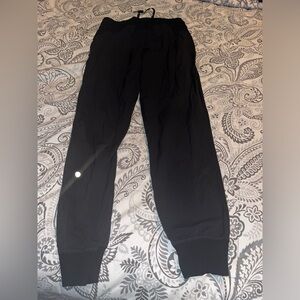 Lululemon joggers size 4
